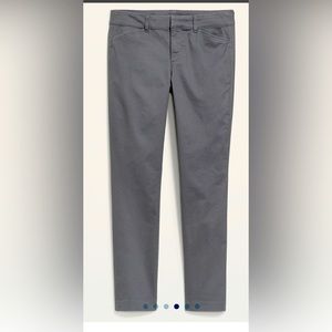 Mid-Rise Pixie Jet Black Chino Pants for Women. Size 10 Tall. Perfect condition
